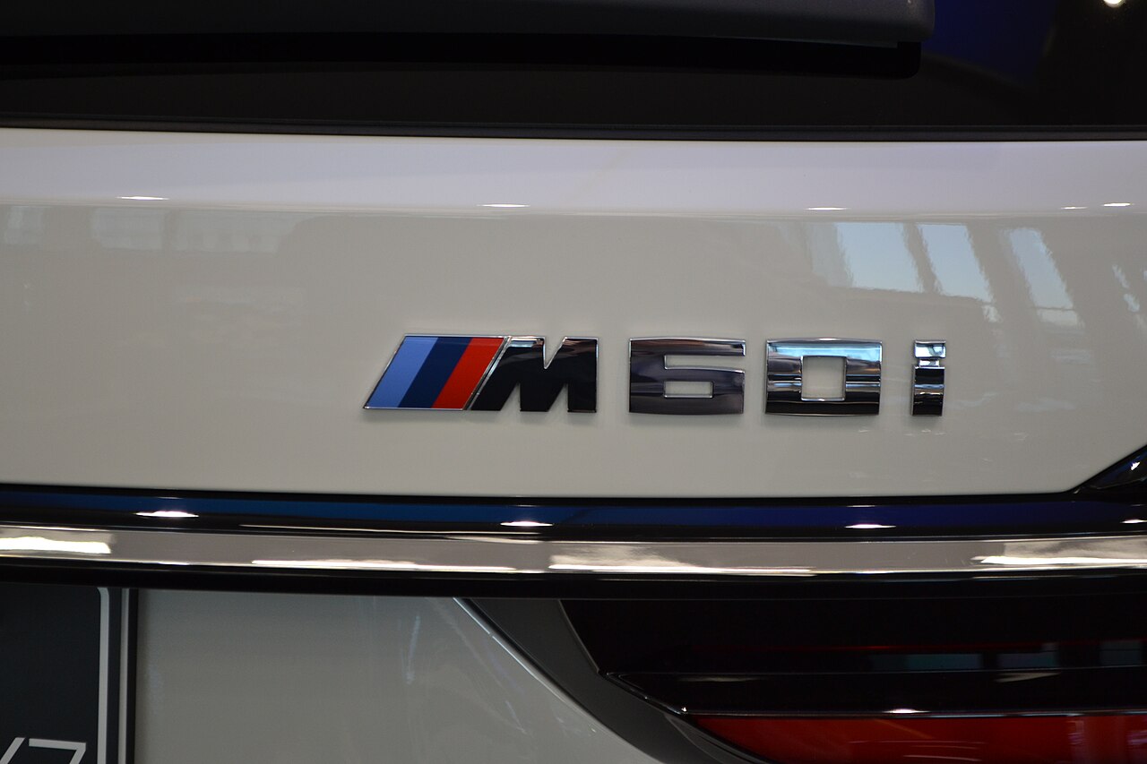 X7 M60i preview 2