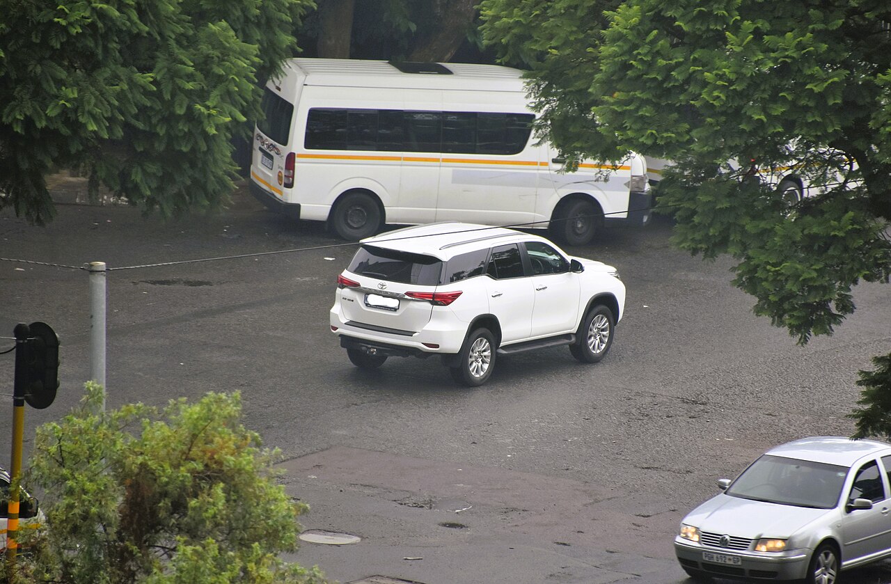 Fortuner photo