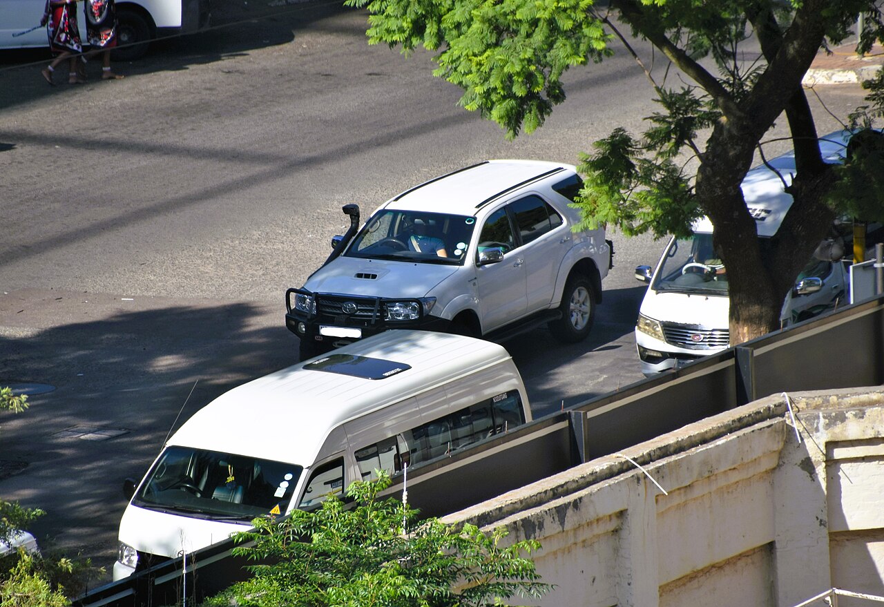 Fortuner preview 4