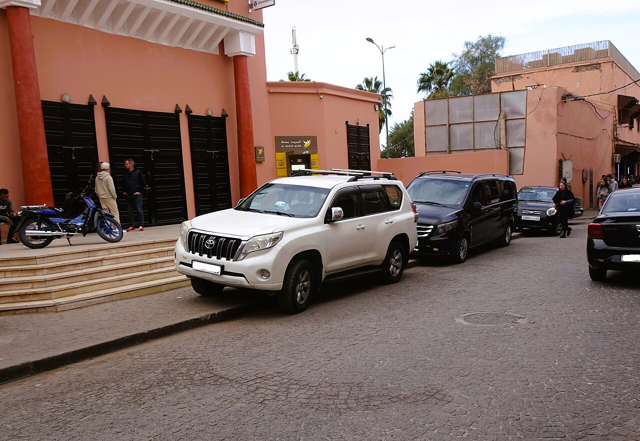 Land Cruiser Prado preview 4